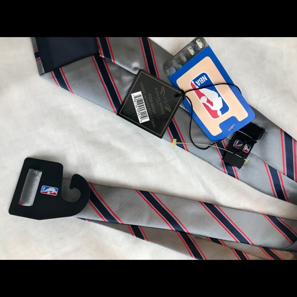 Atlanta Hawks Tie - Picture 2 of 4